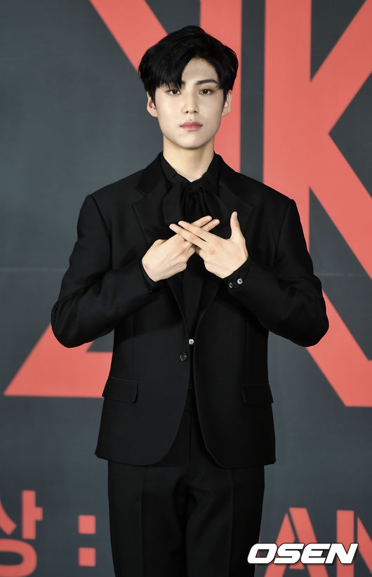 이은상이 포토타임을 하고 있다. /ksl0919@osen.co.kr