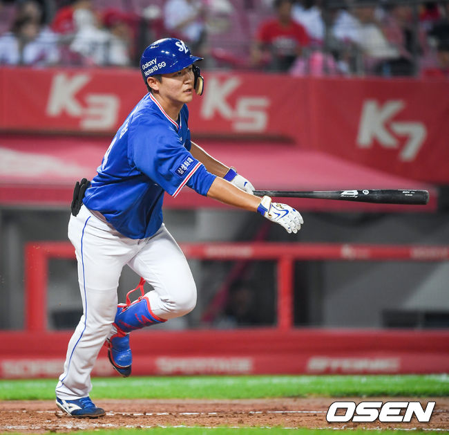 지난 27일 오후 광주-KIA 챔피언스필드에서 '2019 신한은행 MY CAR KBO리그' KIA 타이거즈와 삼성 라이온즈의 경기가 진행됐다. 3회초 무사 1,3루 삼성 박계범이 동점 희생플라이를 날리고 있다. / soul1014@osen.co.kr