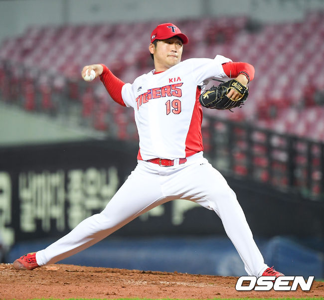 27일 오후 광주-KIA 챔피언스필드에서 '2019 신한은행 MY CAR KBO리그' KIA 타이거즈와 삼성 라이온즈의 경기가 진행됐다. 5회초 KIA 선발투수 이만우가 역투하고 있다. / soul1014@osen.co.kr