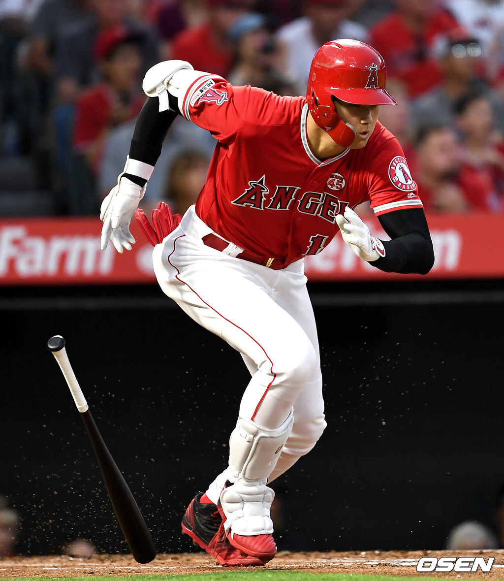 1회말 2사 주자없는 상황 에인절스 오타니가 내야 땅볼을 치고 1루로 뛰고 있다. /dreamer@osen.co.kr