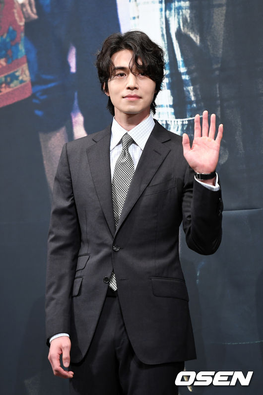 28일 오후 서울 논현동 임피리얼팰리스 호텔에서 OCN 드라마틱 시네마 ‘타인은 지옥이다' 제작발표회가 열렸다.  배우 이동욱이 포토타임을 갖고 있다. /sunday@osen.co.kr