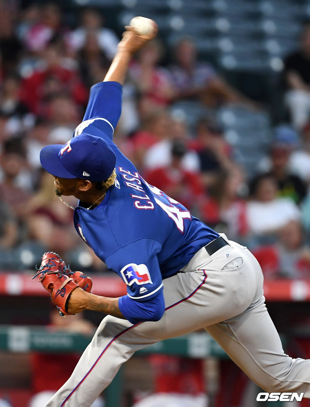 텍사스 선발 임마누엘 클라세가 힘차게 공을 뿌리고 있다. /dreamer@osen.co.kr