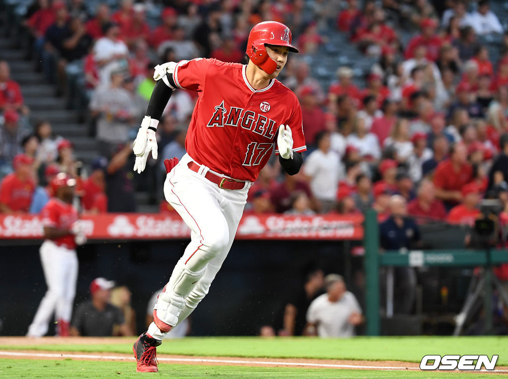 1회말 1사 1루 상황 에인절스 오타니가 2루타를 날리고 베이스를 뛰고 있다. /dreamer@osen.co.kr