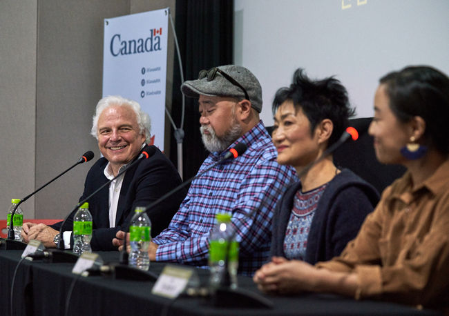 [사진=서울드라마어워즈조직위원회 제공] '김씨네 편의점'의 한국계 교포 배우들과 총제작자가 참석한 내한 기자간담회.