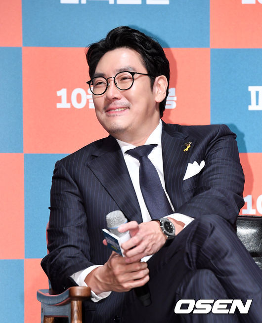 영화 '퍼펙트맨’ 제작보고회가 30일 오전 서울 압구정 CGV에서 열렸다.  ‘퍼펙트맨’은 까칠한 로펌 대표 ‘장수’(설경구)와 철없는 꼴통 건달 ‘영기’(조진웅)가 사망보험금을 걸고 벌이는 인생 반전 코미디. 오는 10월초 개봉. 배우 조진웅이 간담회를 하고 있다. /jpnews@osen.co.kr