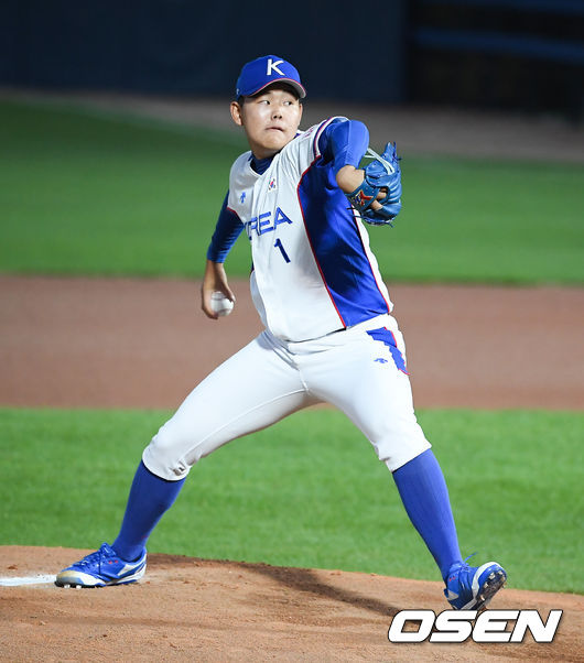 30일 오후 부산 기장군 기장-현대 드림볼파크에서 ‘제29회 WBSC 기장 세계청소년 야구선수권 대회(WSBC U-18 야구 월드컵)' 한국과 네덜란드의 경기가 진행됐다.  1회초 한국 선발투수 소형준이 역투하고 있다. / soul1014@osen.co.kr