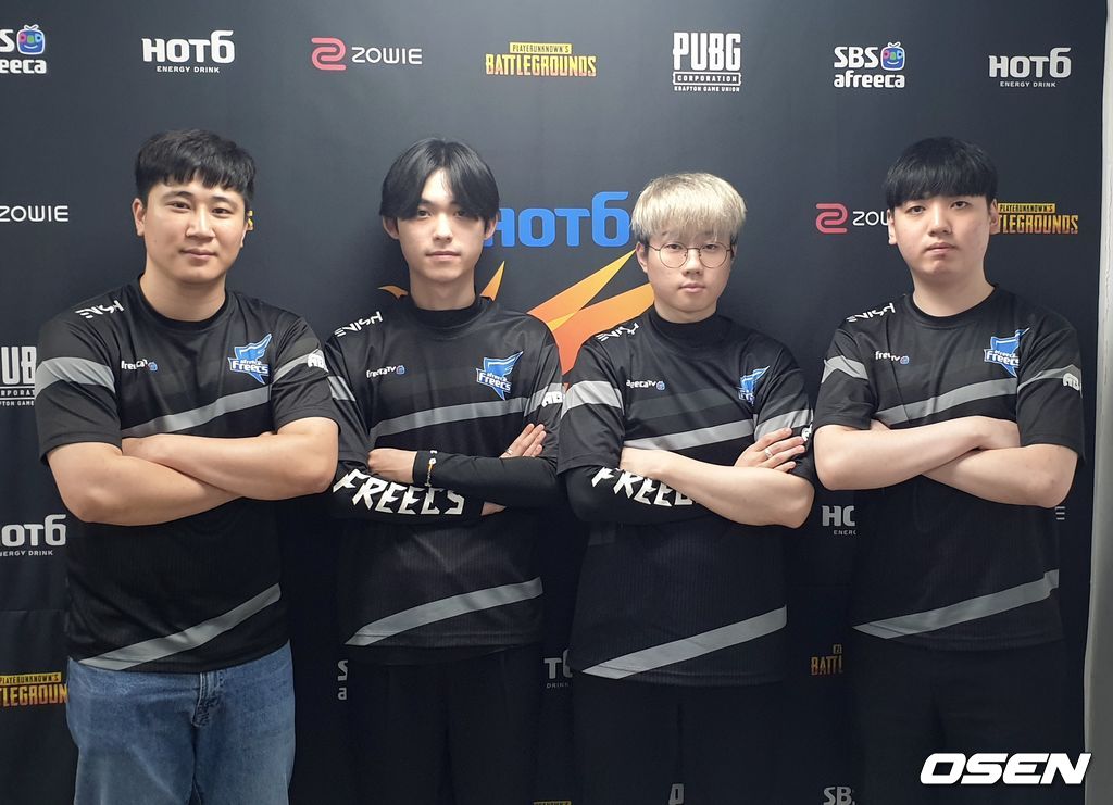 아프리카 페이탈. 왼쪽부터 '스타일' 오경철, '섀도우' 이승순, 'NN' 한민규, '람부' 박찬혁.