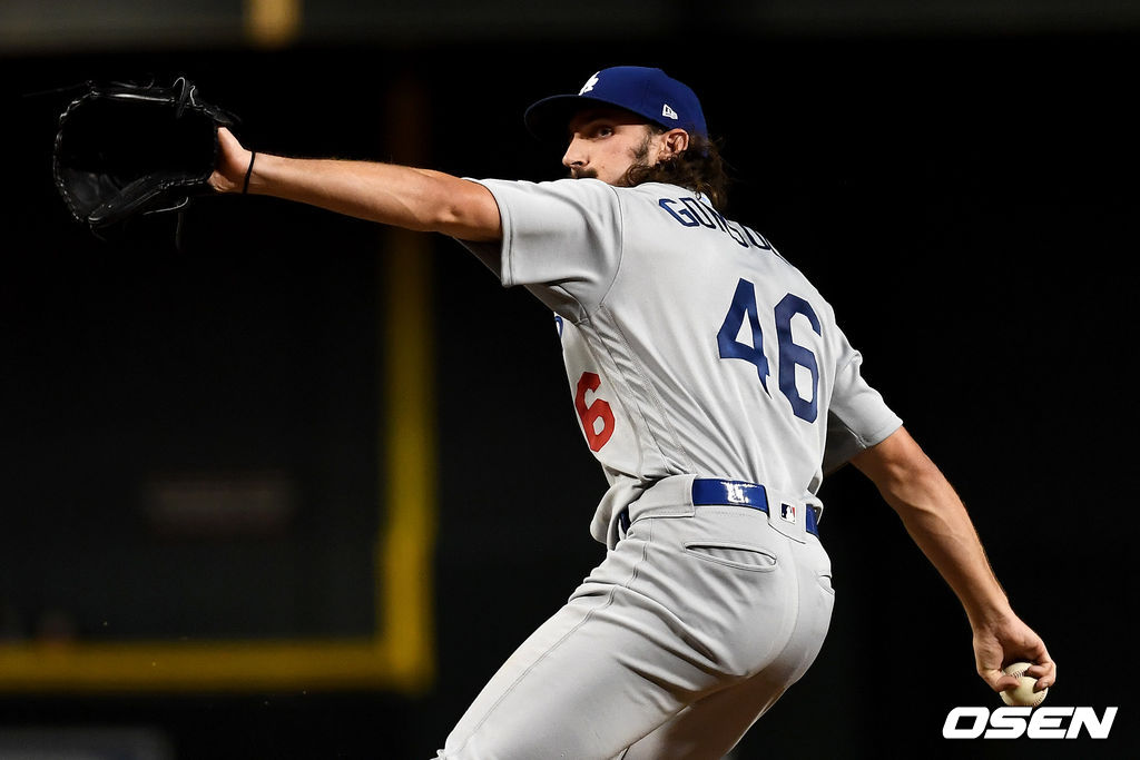 다저스 선발 토니 곤솔린이 힘차게 공을 뿌리고 있다. /dreamer@osen.co.kr