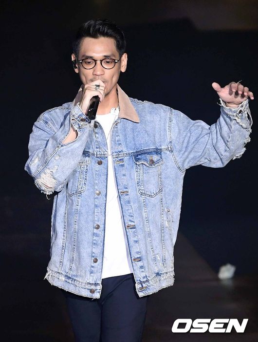 가수 AFGAN이 멋진 무대를 선보이고 있다. /sunday@osen.co.kr