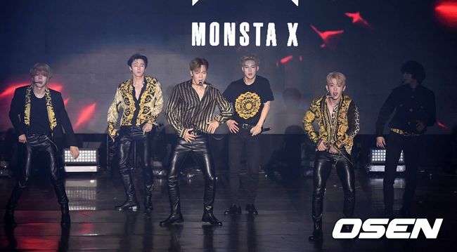 그룹 몬스타엑스가 멋진 무대를 선보이고 있다. /sunday@osen.co.kr