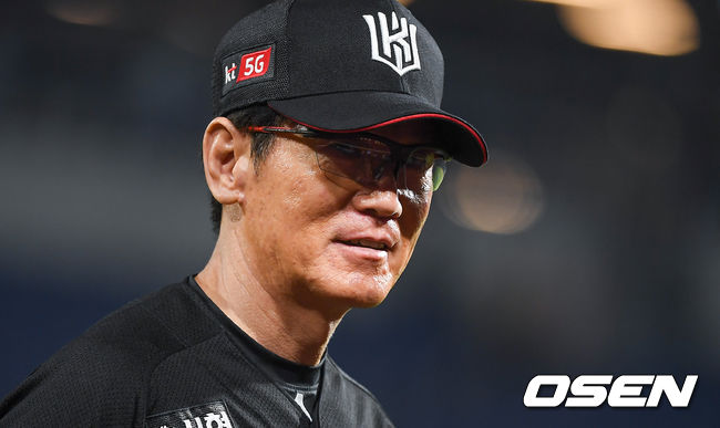 경기종료 후 kt 이강철 감독이 미소를 짓고 있다./  soul1014@osen.co.kr