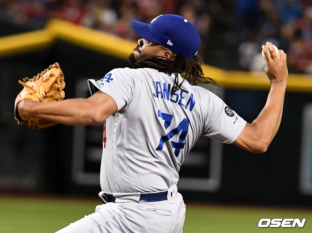 8회말 마운드에 오른 다저스 켄리 잰슨이 힘차게 공을 뿌리고 있다. /dreamer@osen.co.kr