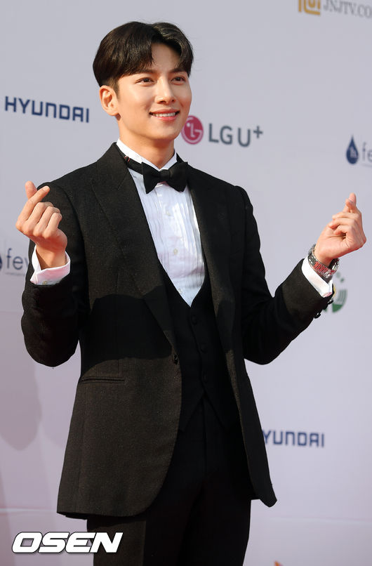 배우 지창욱이 레드카펫을 밟고 있다. / rumi@osen.co.kr