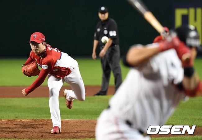 1회말 무사에서 KIA 선발투수 양현종이 역투하고 있다. /sunday@osen.co.kr