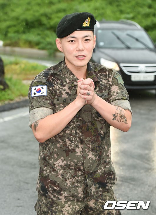 지소울이 전역 후 이동하고 있다. / soul1014@osen.co.kr