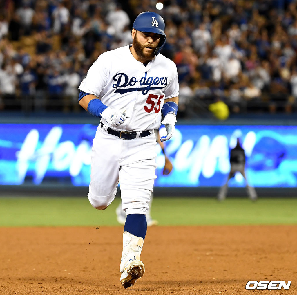 7회말 2사 1, 2루 상황 다저스 러셀 마틴이 역전 스리런포를 날리고 그라운드를 돌고 있다. /dreamer@osen.co.kr