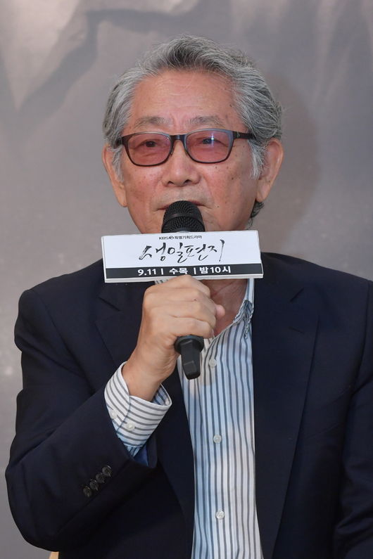 [사진=KBS 제공] '생일편지' 기자간담회에 참석한 배우 전무송이 캐릭터와 연기에 대해 설명하고 있다.