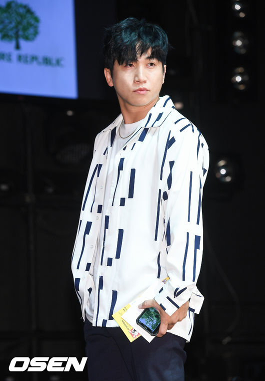 [OSEN=박준형 기자 ]유세윤이 포즈를 취하고 있다. / soul1014@osen.co.kr