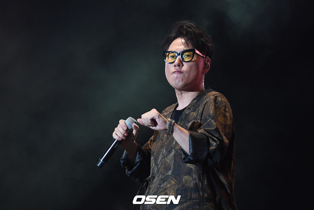 윤종신이 공연을 하고 있다. /youngrae@osen.co.kr