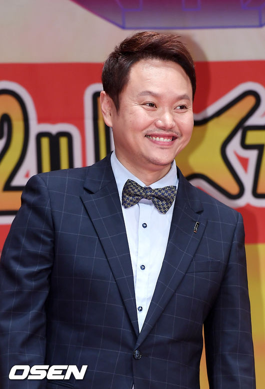 김민교가 무대 앞으로 입장하며 포즈를 취하고 있다./ rumi@osen.co.kr