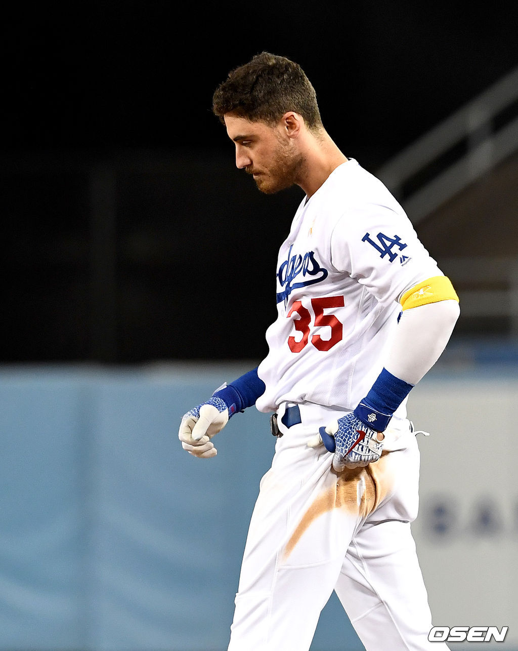 8회말 1사 1루 상황 다저스 코디 벨린저가 병살타를 치고 물러나며 아쉬워하고 있다. /dreamer@osen.co.kr