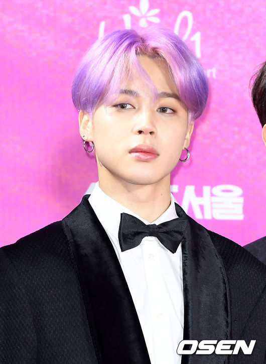 15일 오후 서울 고척스카이돔에서 ‘제 28회 하이원 서울가요대상’ 레드카펫 행사가 열렸다.그룹 방탄소년단 지민이 레드카펫을 밟고 있다./sunday@osen.co.kr