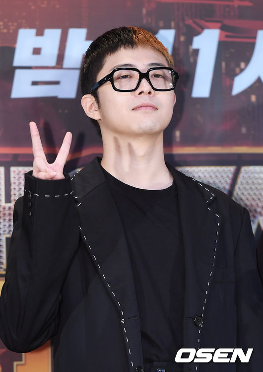 기리보이가 포토타임을 갖고 있다. /youngrae@osen.co.kr