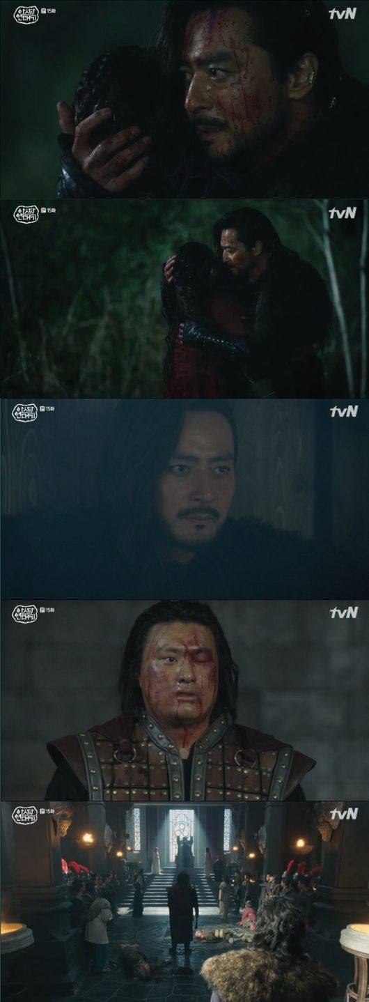 [사진=tvN 방송화면] '아스달 연대기' 15회에서 반대파를 숙청한 타곤(장동건 분)과 그 일당.