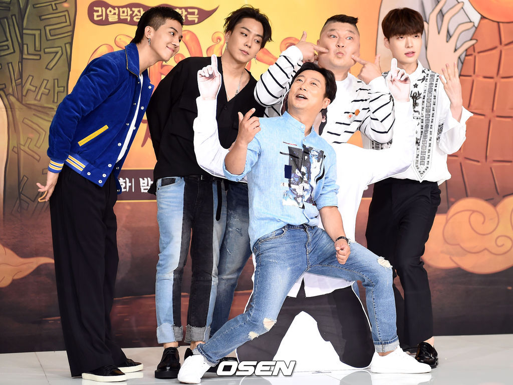 [사진=OSEN DB] 안재현이 출연한 '신서유기 시즌4' 제작발표회 현장에서 출연진이 포토타임을 가졌다.