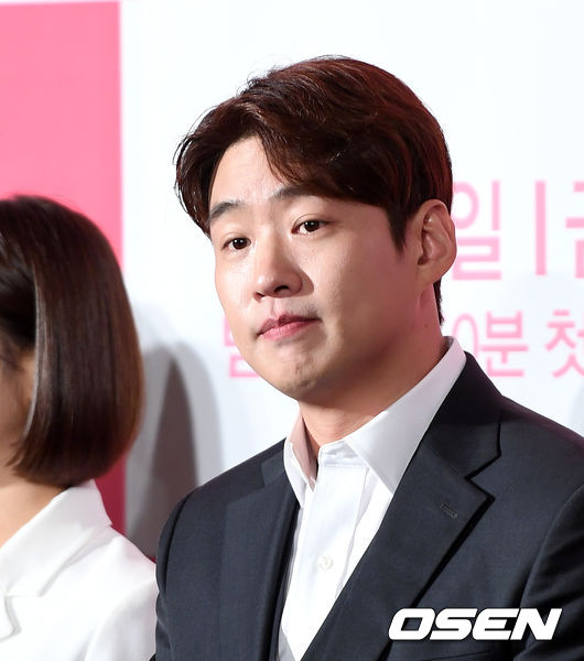 8일 오후 서울 여의도 콘래드호텔에서 JTBC 새 금토드라마 '멜로가 체질' 제작발표회가 열렸다.  배우 안재홍이 취재진의 질문을 듣고 있다. /sunday@osen.co.kr