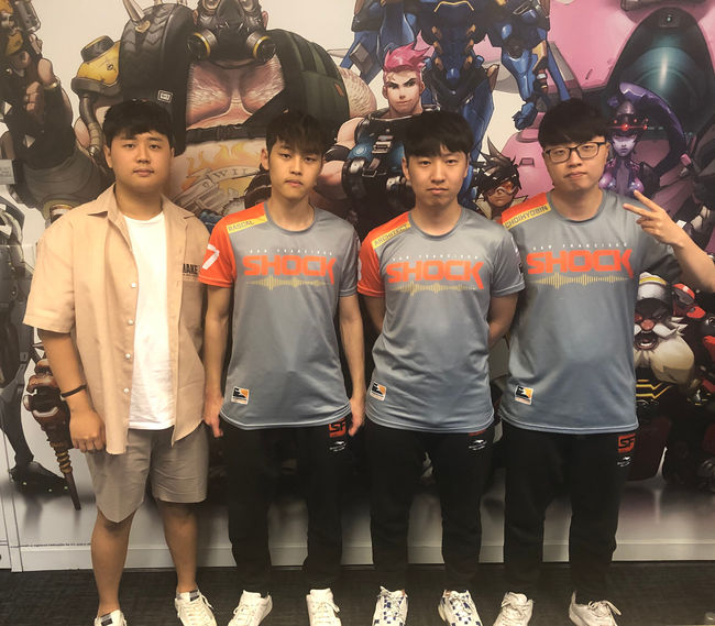 왼쪽부터 박대희 감독, '라스칼' 김동준, '아키텍트' 박민호, '최효빈' 최효빈. /블리자드 엔터테인먼트 제공.