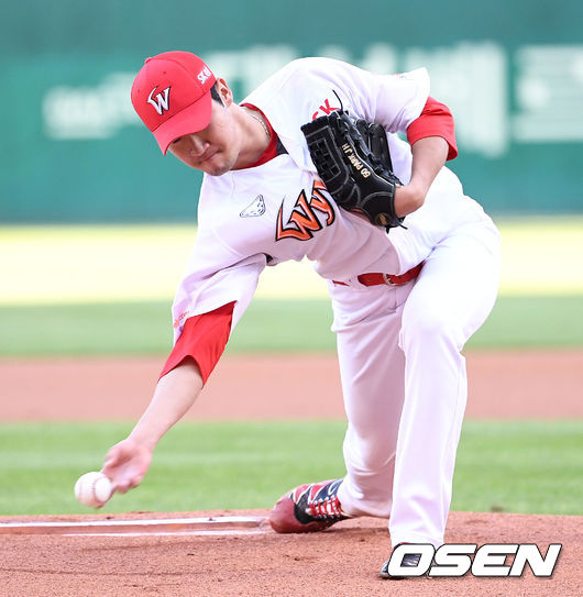 SK 선발 박종훈이 힘차게 공을 뿌리고 있다. /dreamer@osen.co.kr