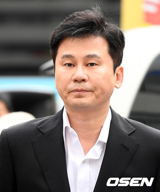 양현석 전 YG엔터테인먼트 대표가 포토라인에 서고 있다. /sunday@osen.co.kr