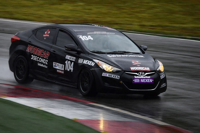 GT-100 클래스에서 시즌 첫 우승에 성공한 전찬성의 경주차.