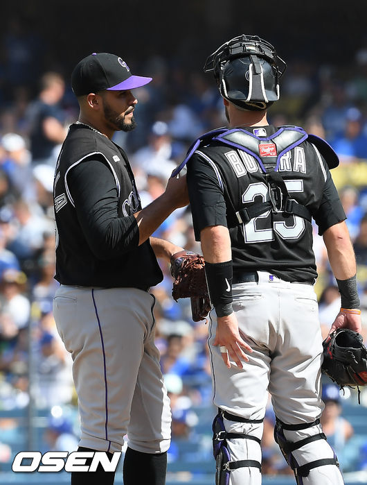 5회말 무사 만루 콜로라도 센자텔라가 강판되고 있다. 센자텔라는 류현진의 솔로홈런 포함 4이닝 5실점 패전투수가 됐다. / soul1014@osen.co.kr