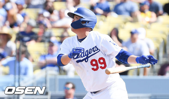 5회말 다저스 선두타자 류현진이 동점 솔로홈런을 날리고 있다. / soul1014@osen.co.kr