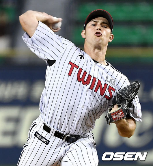 LG 선발 윌슨이 힘차게 공을 뿌리고 있다. /dreamer@osen.co.kr