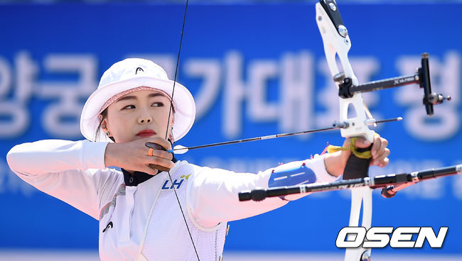 지난 5월 22일 오전 서울 올림픽공원 평화의문 광장에서 양궁 국가대표 특별 평가전이 진행됐다.장혜진이 활 시위를 당기고 있다. /youngrae@osen.co.kr