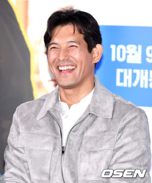 배우 오지호가 참석해 미소짓고 있다. /dreamer@osen.co.kr