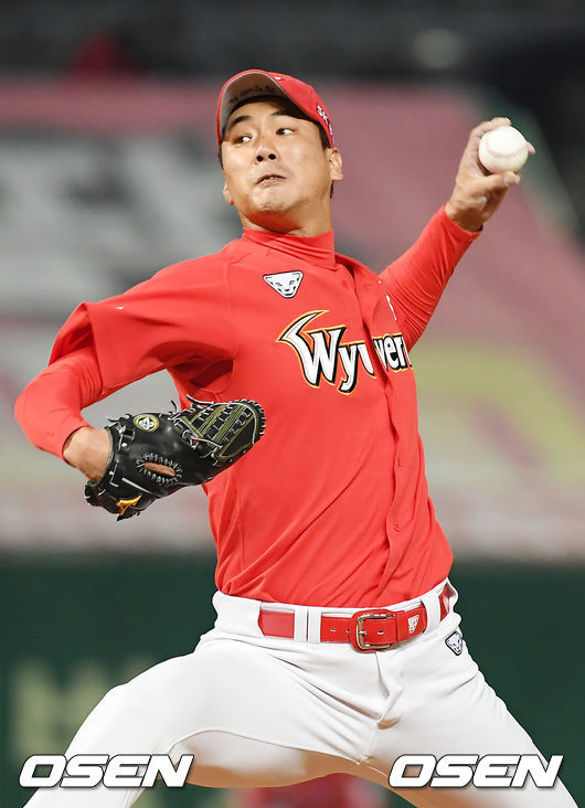 SK 선발 김광현이 힘차게 공을 뿌리고 있다. /rumi@osen.co.kr