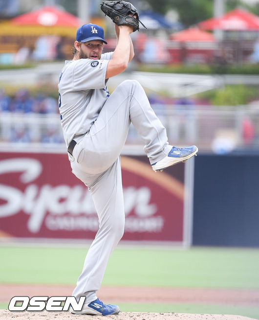 2회말 다저스 선발투수 커쇼가 역투하고 있다. 커쇼는 이날 6이닝 무실점하며 승리투수 요건을 갖췄다. / soul1014@osen.co.kr