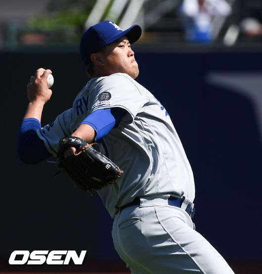 경기에 앞서 류현진이 롱토스 캐치볼을 하고 있다. / soul1014@osen.co.kr