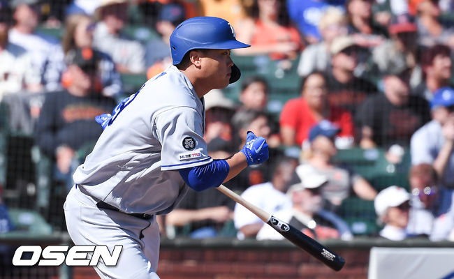 5회초 2사 3루 다저스 류현진이 선취 1타점 적시타를 날리고 있다 / soul1014@osen.co.kr