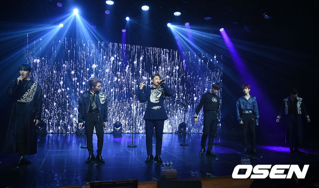 원어스가 화려한 무대를 선보이고 있다./rumi@osen.co.kr