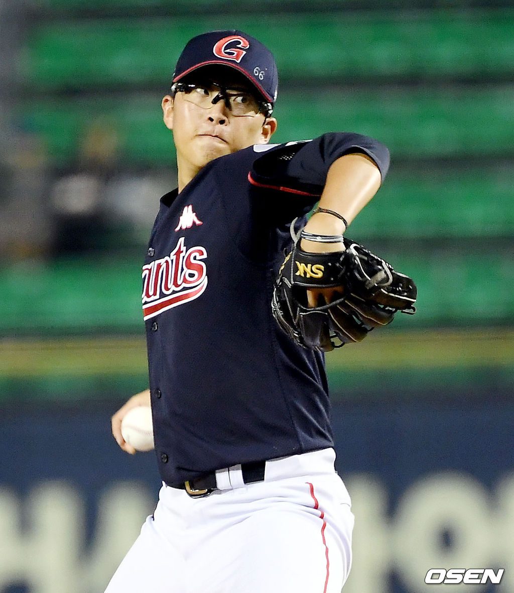 1회말 롯데 선발투수 박세웅이 역투하고 있다. /pjmpp@osen.co.kr