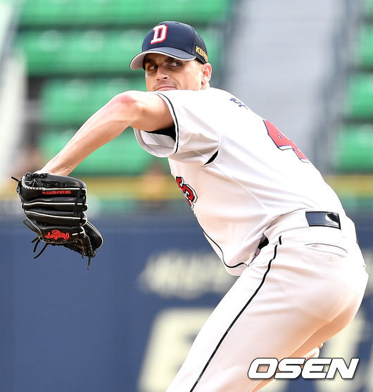 두산 선발 후랭코프가 힘차게 공을 뿌리고 있다. /dreamer@osen.co.kr