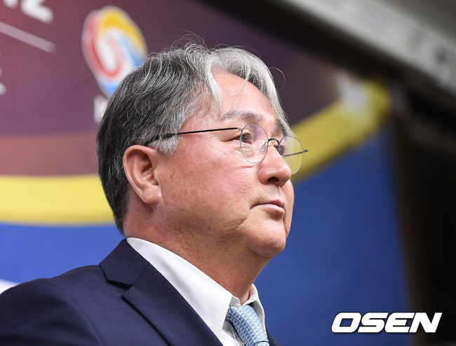 김경문 감독이 명단을 발표하고 있다. /youngrae@osen.co.kr