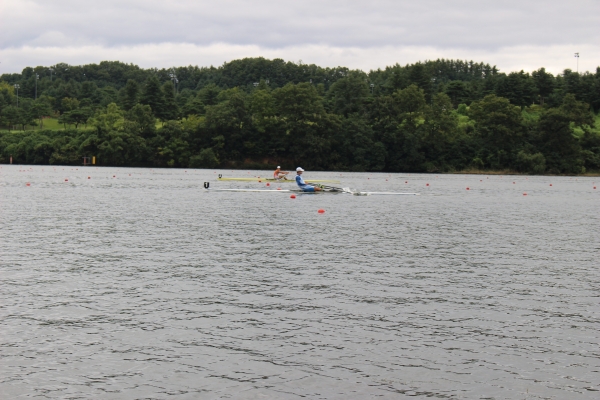 [사진]남자일반부 싱글스컬 역주장면 /대한조정연맹 제공