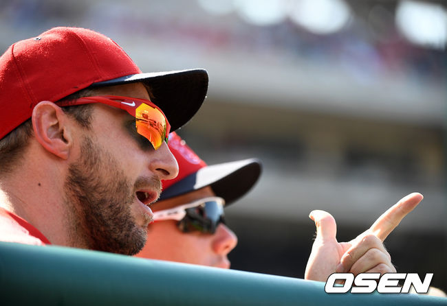 1회말 워싱턴 맥스 슈어저가 경기를 지켜보고 있다. /jpnews@osen.co.kr