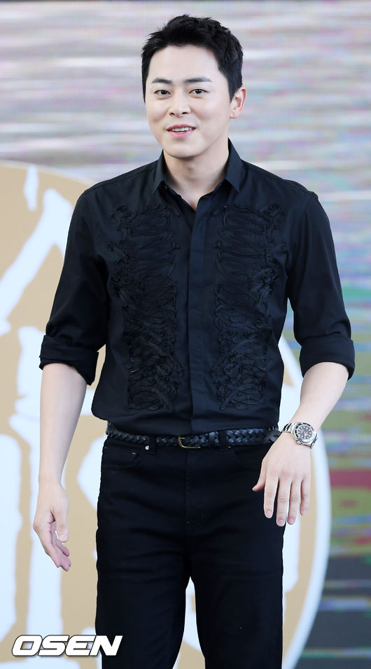 4일 오후 부산 해운대구 영화의 전당에서 ‘제24회 부산국제영화제’ 영화 '엑시트' 오픈토크 행사가 열렸다.  배우 조정석이 입장하고 있다. /rumi@osen.co.kr